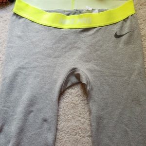 Mint condition NikePro grey leggings